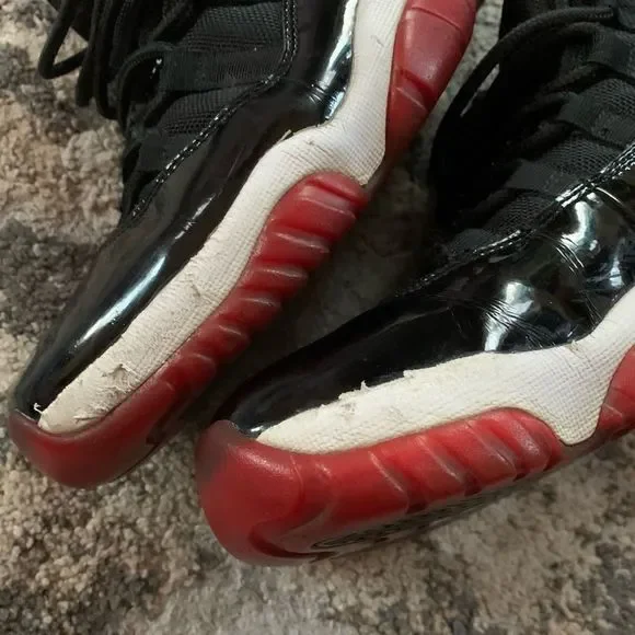Jordan 11 Retro Bred Playoffs 2012 10.5 - Picture 7 of 9